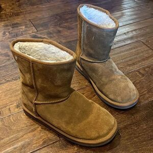 Koolaburra by UGG Classic Short Women's Winter Boots, 5!